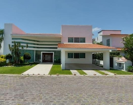 RENTA CASA ANUAL, EN EL FRACCIONAMIENTO LOMAS DE COCOYOC